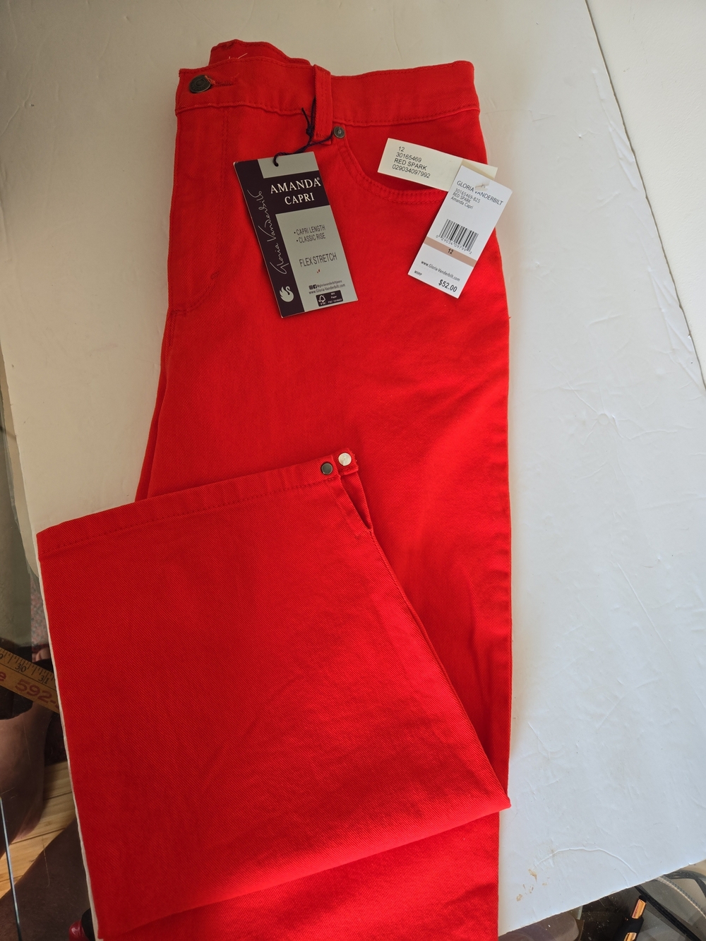 Gloria Vanderbilt Amanda Capri in Red Spark 12 34x21 Org. 52.00 - Picture 4 of 7